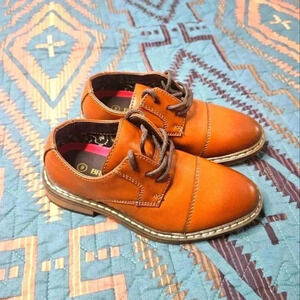 Bruno Marc cap toe. Youth‎ size 9